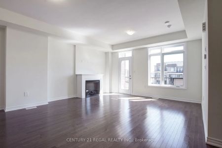 Condo Townhouse For Lease | N9195068 - Photo 3