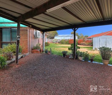 Beautifully Presented Family Home in Prime Melton West Location! - Photo 5