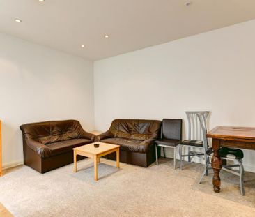 6 bedroom house to rent - Photo 3