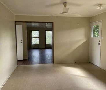 5 Bedroom Neat & Tidy Home - Photo 2