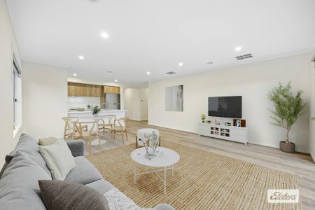 Modern Family Living - Photo 4