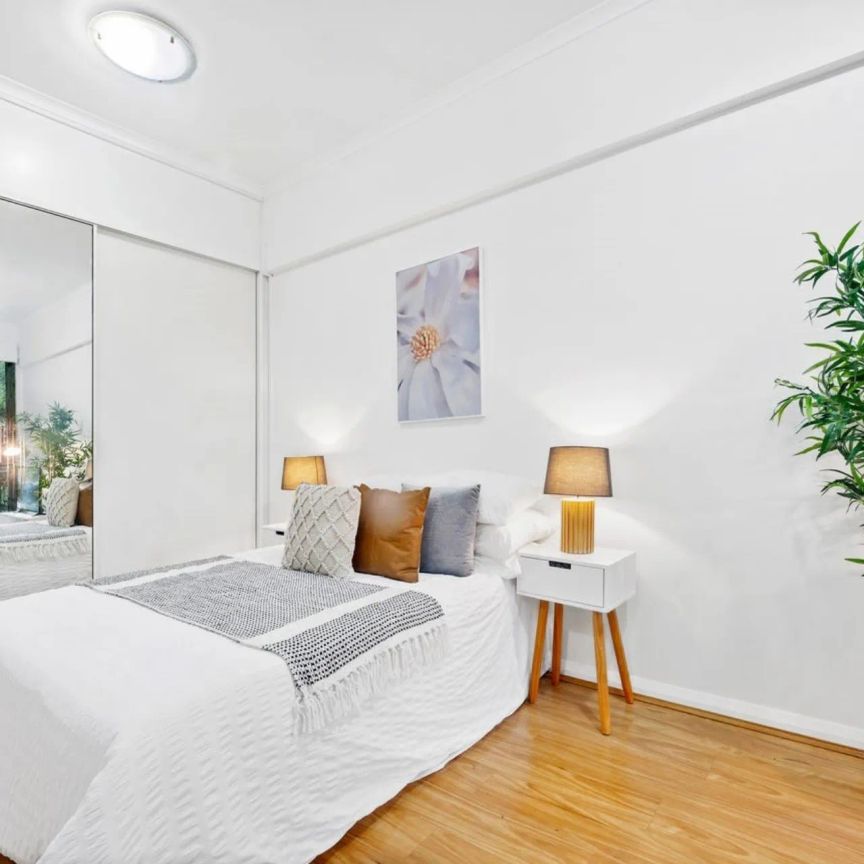 Convenient & Comfortable Studio in the Heart of Ashfield - Photo 1