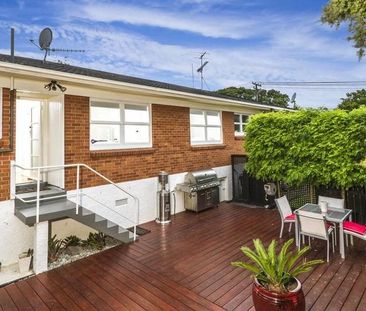 Stylish & Sunny 2-BR Unit in Prime Northcote Pt. - Photo 5