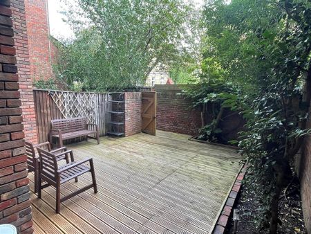 3 bedroom flat to rent - Photo 5