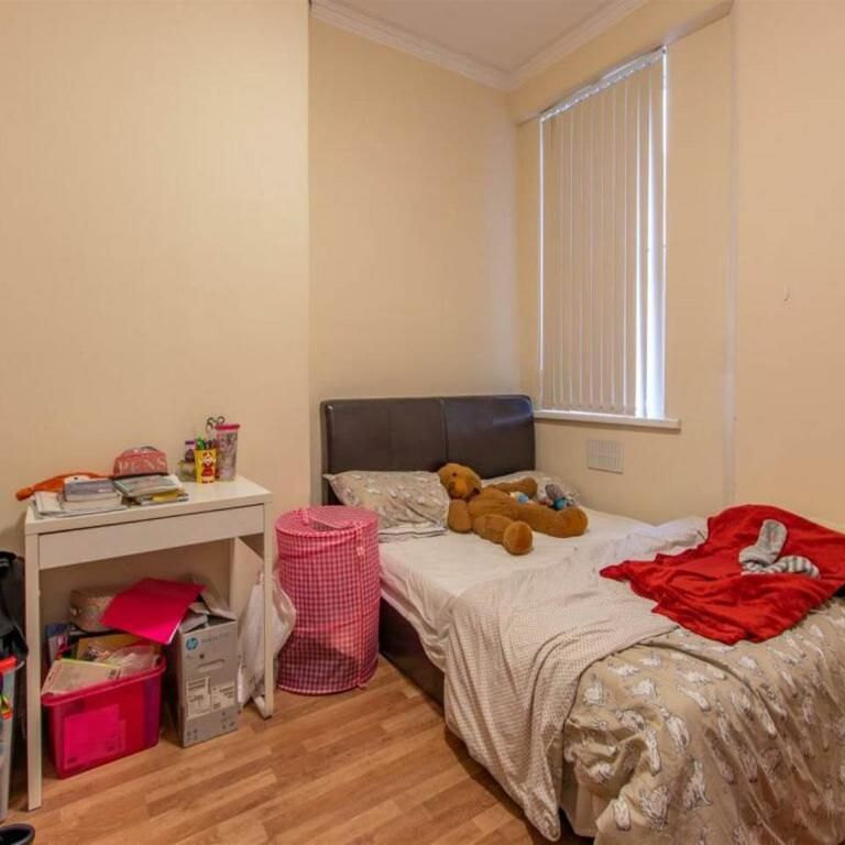 6 bedroom house to rent - Photo 1