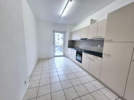 BEAUTIFUL 3PCS APARTMENT WITH CHARACTER - Photo 5