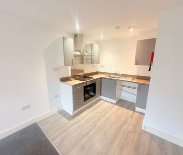 Newton Road, Yeovil, Somerset - Photo 2