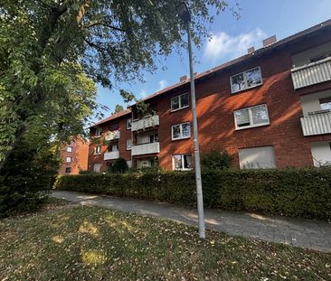 Schöne 3-Zimmerwohnung mit Loggia! -Für Bahn-Pendler sehr attraktiv- - Photo 1