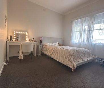 Fantastic Location! - Photo 2