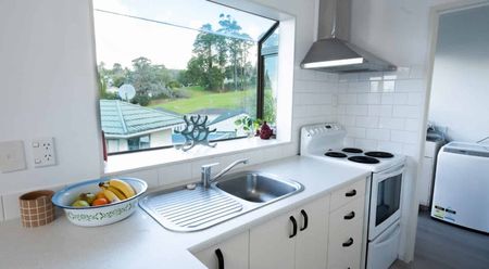 25 Loughanure Place Massey - Photo 2