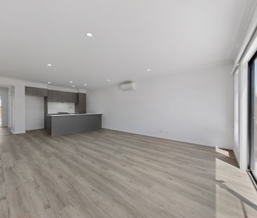 105 Prudence Parade, Point Cook VIC 3030 - House For Rent | Domain - Photo 2