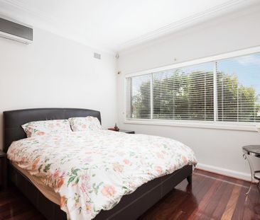 The perfect blend of charm, space and lifestyle - Photo 2