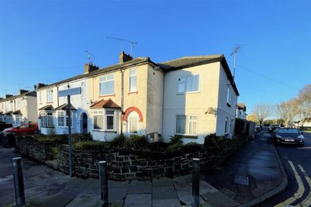 1 bed Flat Wakering Avenue, Shoeburyness, SS3 - Photo 5