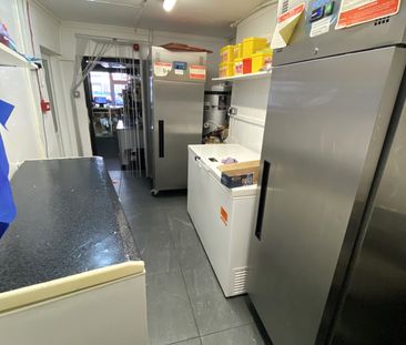 £866 PCM, Fully Fitted and Equipped A3 Licensed Takeaway with Priva... - Photo 2