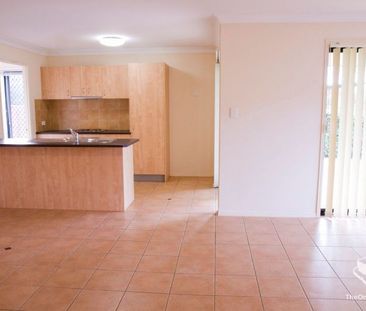 Spacious 3 bedroom villa in great location - Photo 5