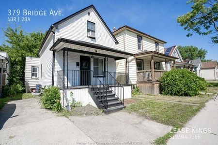 CHARMING HOME IN WINDSOR'S WEST END - Photo 2