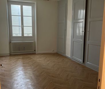 Location Appartement 5 pièces 140m² CHARLIEU 42190 - Photo 5