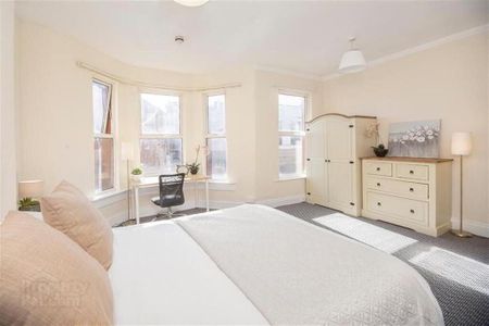 Room 4, 96 Cromwell Road, Belfast, JY - Photo 3