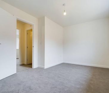 2 bedroom end of terrace house to rent - Photo 1