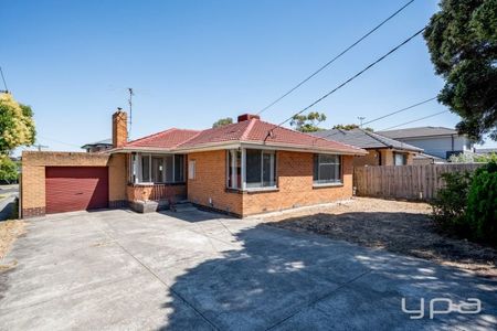 Prime Location! - Photo 4