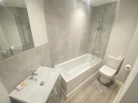 2 bedroom terraced house to rent - Photo 4