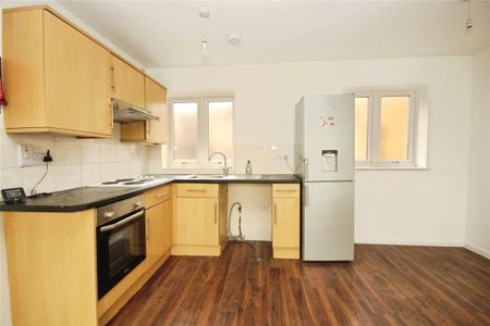 3 bedroom apartment to rent - Photo 5