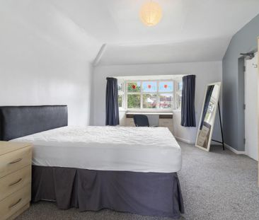 6 bedroom semi-detached house to rent - Photo 4