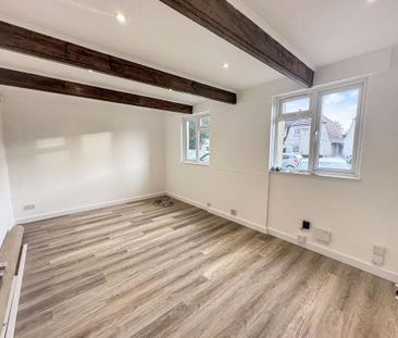 3 bedroom detached house to rent - Photo 3