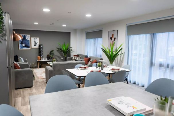 Deluxe Plus Ensuite - Photo 1