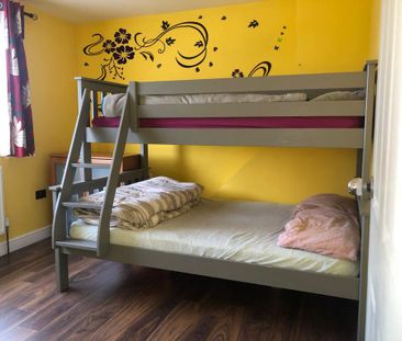 1 bedroom in a house share to rent - Photo 3