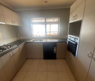 Spacious 4-Bedroom Family Home - Photo 6