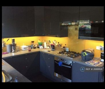 3 bedroom semi-detached house to rent - Photo 5