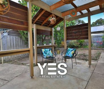 “A Warm, Stylish & Feel-Good Home in a Prime Corner Position” - Photo 3