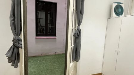 Room in a shared 11-bedroom apartment for rent in La Dreta de l'Eixample, students only - Photo 2