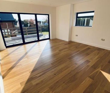 4 bedroom detached bungalow to rent - Photo 2