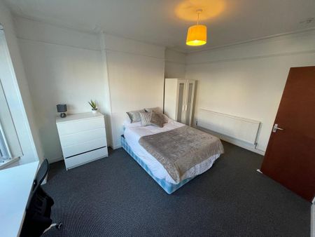 1 bedroom in a house share to rent - Photo 3