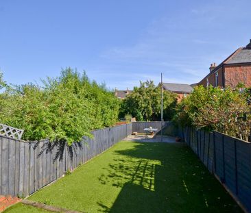 4 bedroom semi-detached house to rent - Photo 3