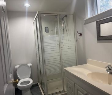 For Lease - 416 Lees Lane, Oakville, Ontario - Photo 3