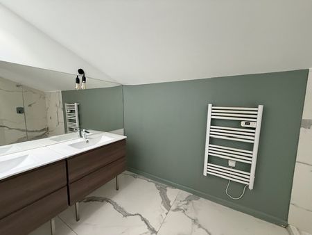 Location Appartement 4 pièces 134m² LA VALETTE DU VAR 83160 - Photo 5