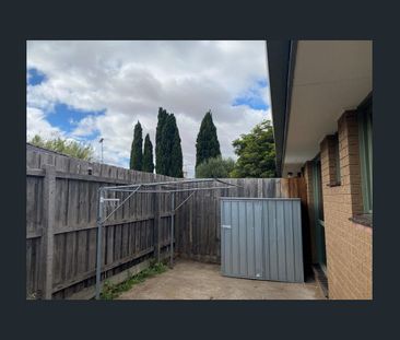 Low Maintenance Living in a Prime Werribee Pocket - Photo 5