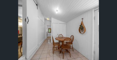 Spacious Family Home on a Large Block - Convenient Darra Location - Photo 5