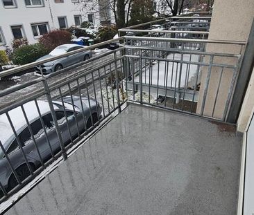 Renovierte möblierte 1-Zimmerwohnung mit Balkon und TG Platz - Photo 6