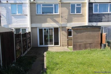 3 bedroom property to rent in Benfleet - Photo 5