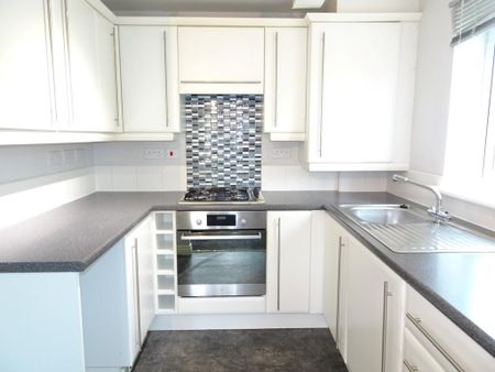 2 bedroom flat to rent - Photo 3