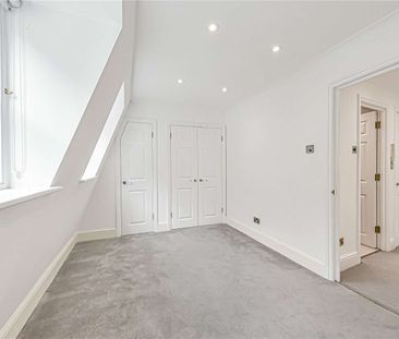 Modern 4 bedroom townhouse in a secure gated development, close to ... - Photo 3