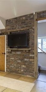 4 Highfields, Huddersfield, HD1 - Photo 3