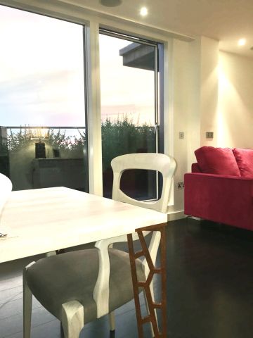 3 Bed Flat, Caro Point, SW1W - Photo 5