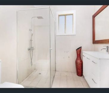 4 Bedroom Family Home - Photo 4