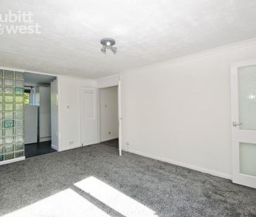 2 bedroom maisonette to rent - Photo 4