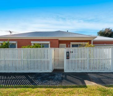 Beautiful, well maintained home! - Photo 3